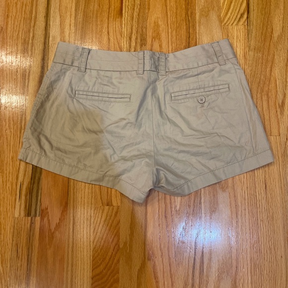 💜 3 for $18 or 5 for $25 J. Crew tan khaki “broken- in” chino shorts - Picture 3 of 4